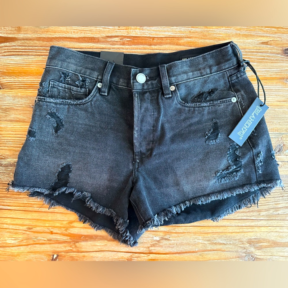NWT. Black cutoff shorts 25
